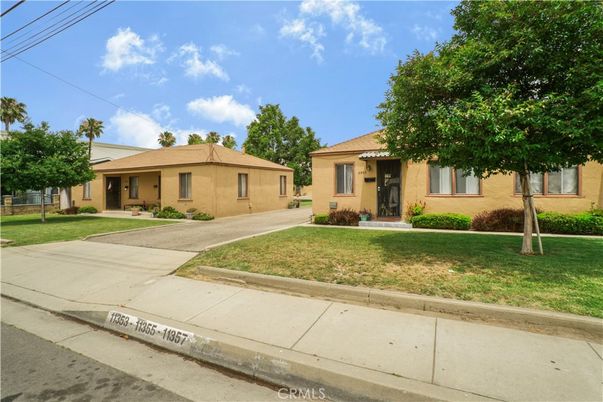 Exterior, Facade, Ranch