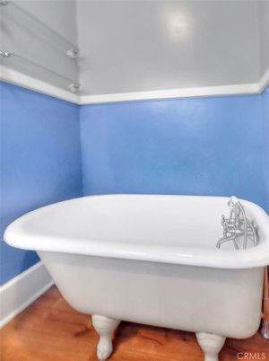 Bathroom, Free Standing Baths, Interior