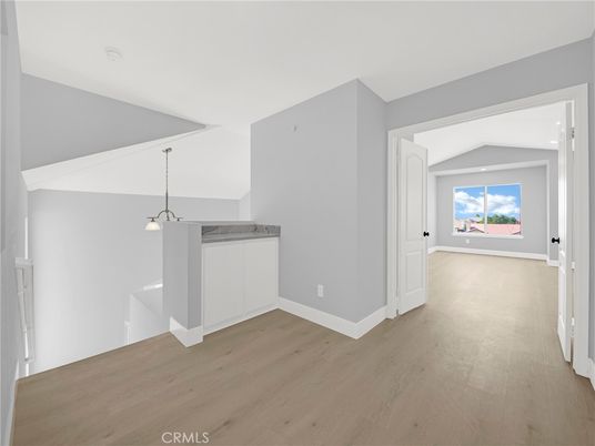 Interior, Pendant Lights, Recessed Lighting, Wood Texture Flooring