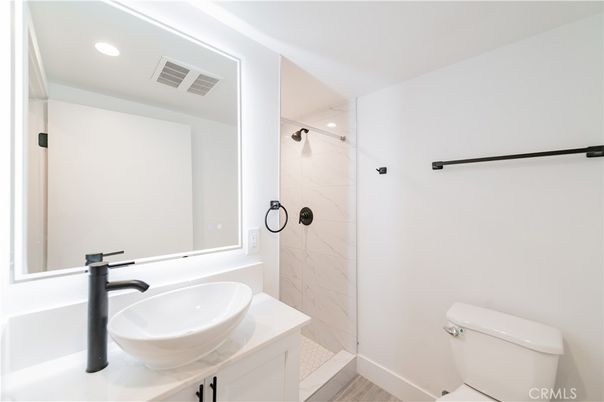 Bathroom, Interior, Marble Walls, Recessed Lighting