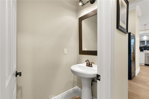 Bathroom, Interior, Pendant Lights, Wood Texture Flooring