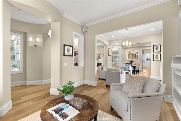 Dining room, Interior, Living room, Pendant Lights, Recessed Lighting, Wood Texture Flooring