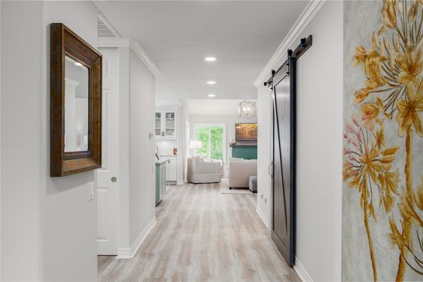 Interior, Pendant Lights, Recessed Lighting, Wood Texture Flooring