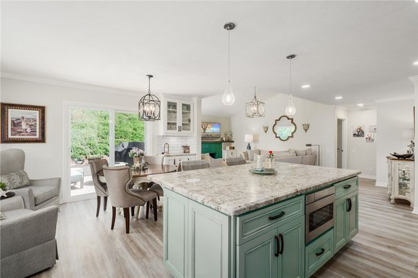 Chandelier, Dining room, Interior, Kitchen, Pendant Lights, Recessed Lighting, Wood Texture Flooring