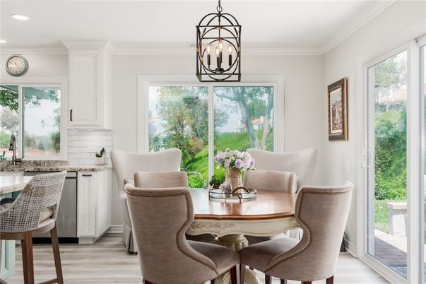 Chandelier, Dining room, Interior, Pendant Lights, Recessed Lighting, Wood Texture Flooring
