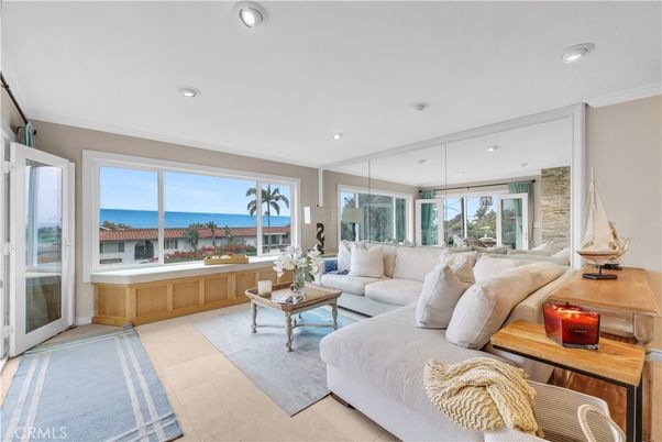 Interior, Living room, Recessed Lighting, Water
