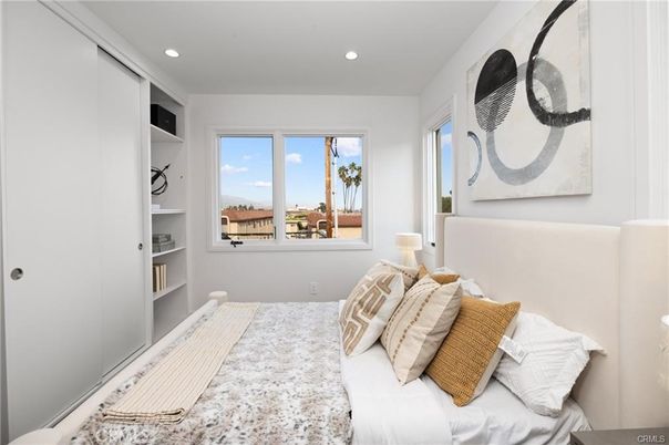 Bedroom, Interior, Recessed Lighting, Water
