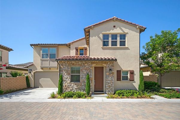 Attached, Exterior, Facade, Mediterranean