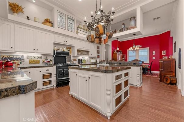 Chandelier, Dining room, Interior, Kitchen, Recessed Lighting, Wood Texture Flooring