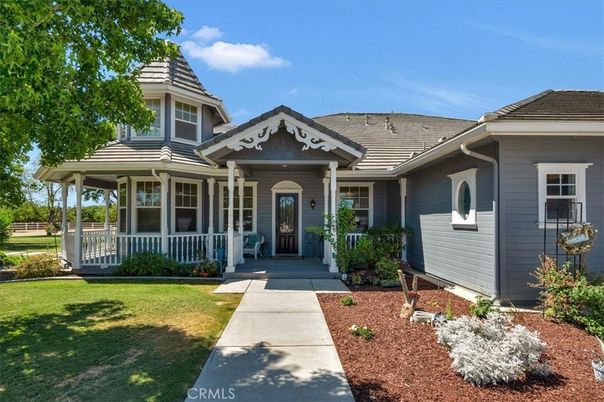 Exterior, Facade, Queen Anne Victorian