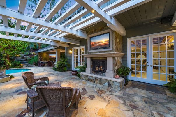 Exterior, Fireplace, Pool