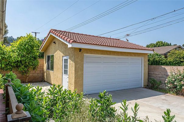 Detached Garage, Exterior