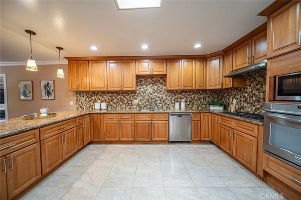 Interior, Kitchen, Pendant Lights, Recessed Lighting, Stainless Steel Appliances