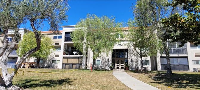 Exterior, Facade, Condo Building