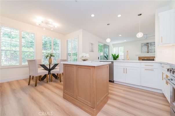 Dining room, Interior, Kitchen, Pendant Lights, Recessed Lighting, Wood Texture Flooring