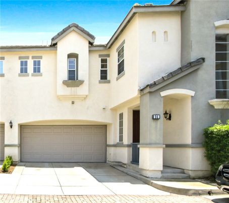 Attached, Exterior, Facade, Mediterranean