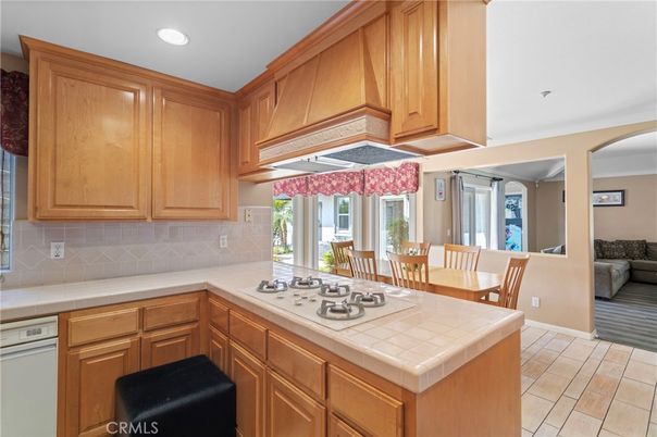 Dining room, Interior, Kitchen, Recessed Lighting, Tile Countertops