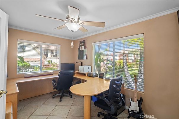 Home Office, Interior