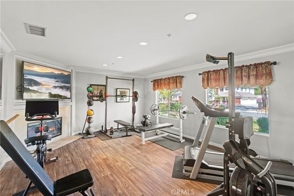Fitness Equipment, Interior, Recessed Lighting, Wood Texture Flooring