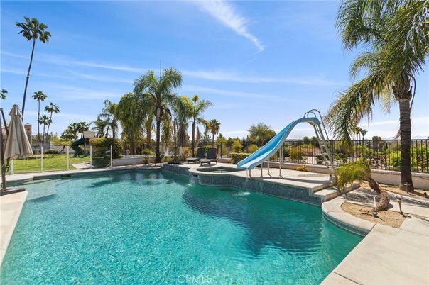 Exterior, Playground, Pool