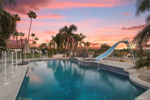 Exterior, Playground, Pool