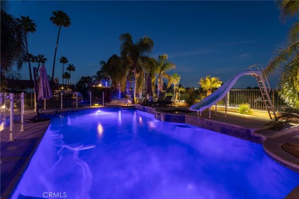 Exterior, Playground, Pool