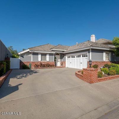 Attached, Exterior, Facade, Ranch