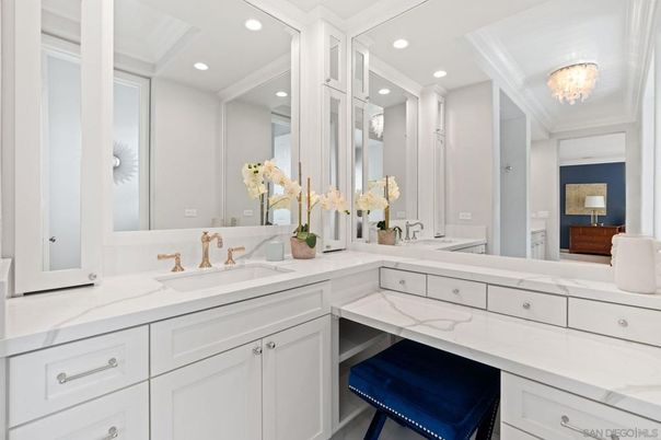 Bathroom, Interior, Recessed Lighting