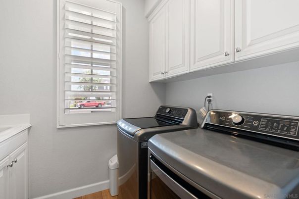 Interior, Washer, Wood Texture Flooring