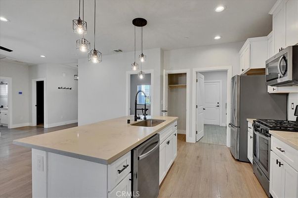 Interior, Kitchen, Pendant Lights, Recessed Lighting, Wood Texture Flooring