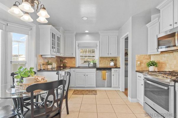 Dining room, Interior, Kitchen, Recessed Lighting, Stainless Steel Appliances