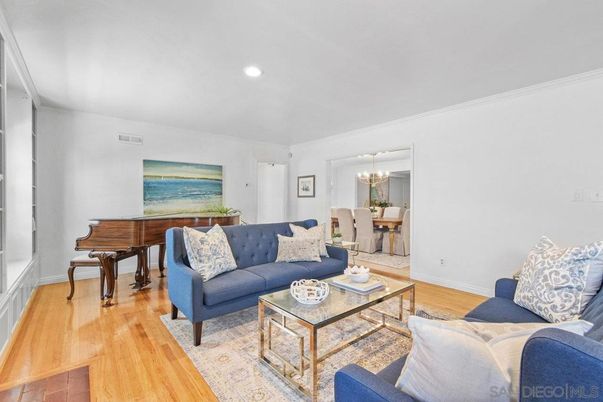 Chandelier, Dining room, Interior, Living room, Piano, Recessed Lighting, Wood Texture Flooring