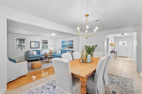 Chandelier, Dining room, Interior, Living room, Recessed Lighting, Wood Texture Flooring