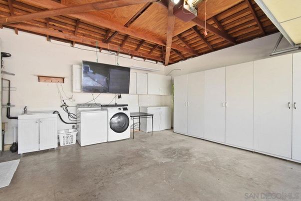 Interior, Washer, Wooden Beams, Wooden Ceilings
