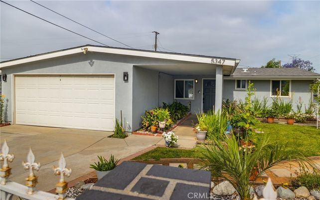 Attached, Exterior, Facade, Ranch