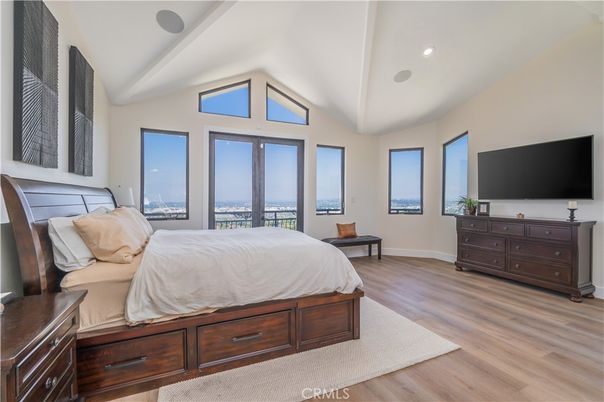 Bedroom, Interior, Recessed Lighting, Water, Wood Texture Flooring