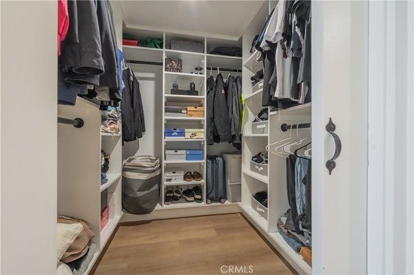 Interior, Walk-in Closets, Wood Texture Flooring