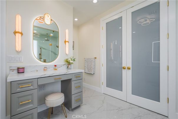 Bathroom, Interior, Marble, Recessed Lighting