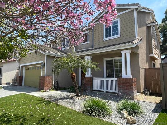 Attached, Exterior, Facade, Mediterranean