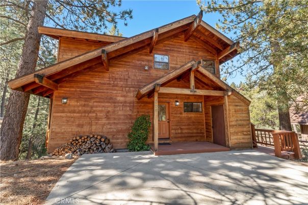 Attached, Exterior, Facade, Log Home