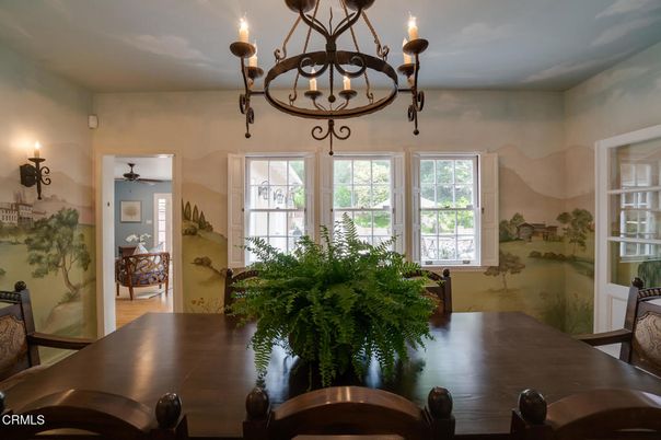 Chandelier, Dining room, Interior