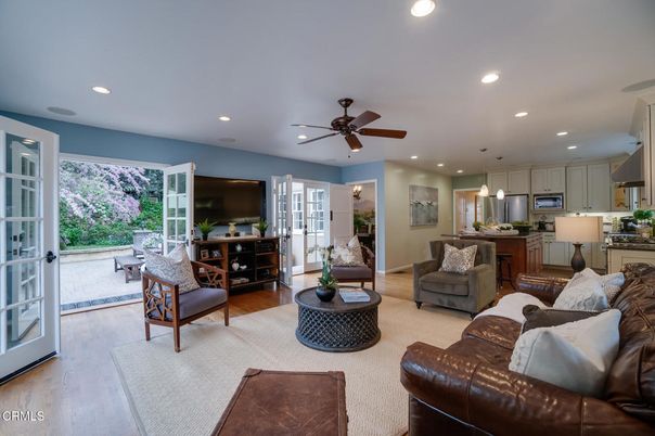 Interior, Kitchen, Living room, Pendant Lights, Recessed Lighting, Stainless Steel Appliances, Wood Texture Flooring