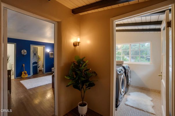 Interior, Washer, Wooden Beams, Wood Texture Flooring