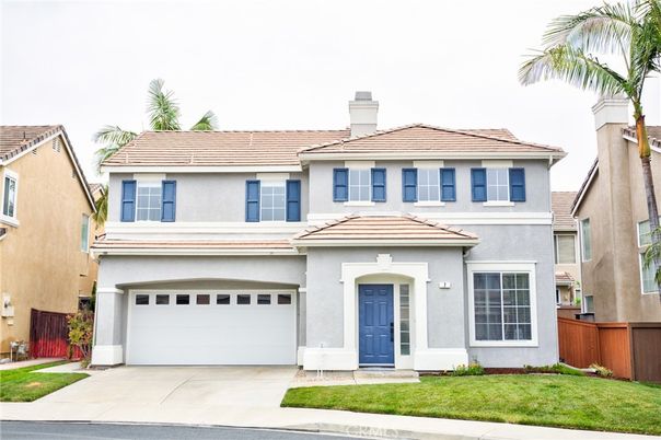 Attached, Exterior, Facade, Mediterranean