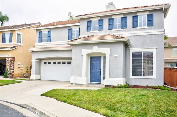 Attached, Exterior, Facade, Mediterranean