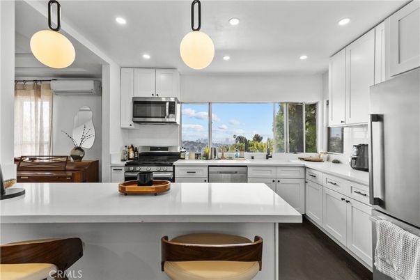 Interior, Kitchen, Pendant Lights, Recessed Lighting, Stainless Steel Appliances