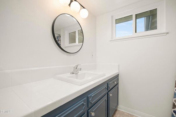 Bathroom, Interior, Tile Countertops