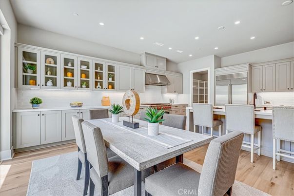 Dining room, Interior, Kitchen, Recessed Lighting, Stainless Steel Appliances, Wood Texture Flooring