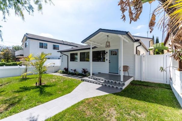 Backyard, Exterior, Facade, Farmhouse