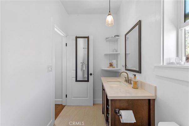 Bathroom, Interior, Pendant Lights, Wood Texture Flooring